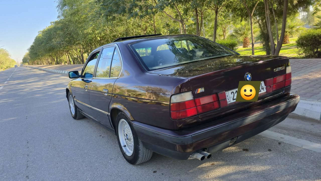 BMW 525
ئۆتۆماتیک 
مودیل 1991
رقم سلیمانیە رقم و سنوی جدید حتی شهر 6 سنە 2027
لون عنابی 
2 جام کهربائی
 مکینە 525 کبس عدل بدون صرف و بخار
 تبرید و تطفیئە بشرط
بدون ضربەصبخ جمالیه 
طایر وصدر امامی و خلفی جدید
کهربائی بشرط
سعر 58مجال
رقم  /***********

