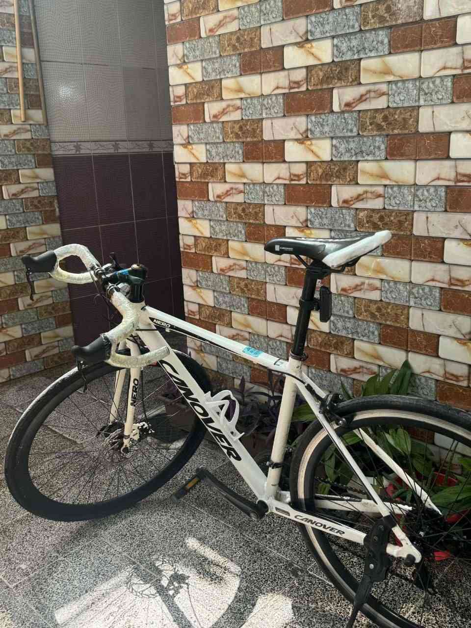 🔴بايسكل للبيع
النوع CANOVERc700 
لشه فافون +مختم Tourney+shlmano
كير وره وكدام شغاله 7 ب3
كپليون امامي 
دراجه نضيفه كدام العين
ناقصها بس فحمات دسك كدام
السعر 185وبي مجال بسيط 
الرقم للتواصل0777829660


**إذا كنت صاحب هذا الإعلان وتريد حذفه لأي سبب، رجاءا أرسل رسالة إلى الدعم الفني**