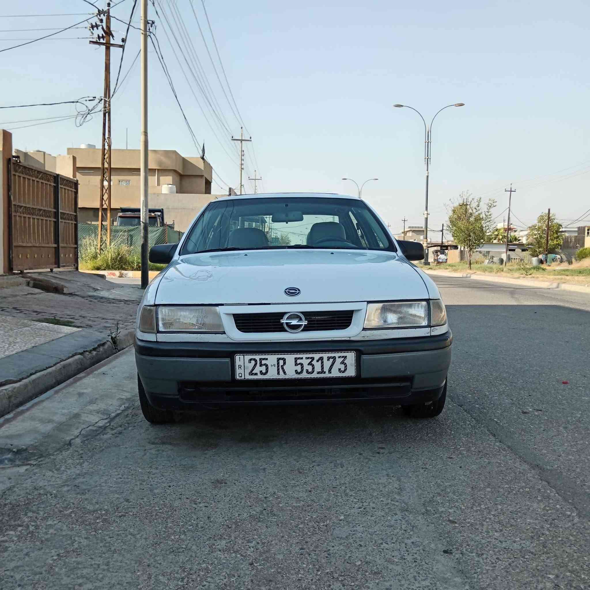 للبيع موديل 92 محرك 20  بي صرف كير اوتماتيك سيارة بلاديه بدون صبغ  بسمي بي دفتر بانزين ***********
