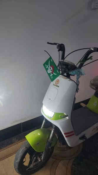 السلام عليكم دراجة شحن للبيع حجم 17 المكان الغراف /خفاجه الصكبان السعر 300 وبيه مجال ***********
