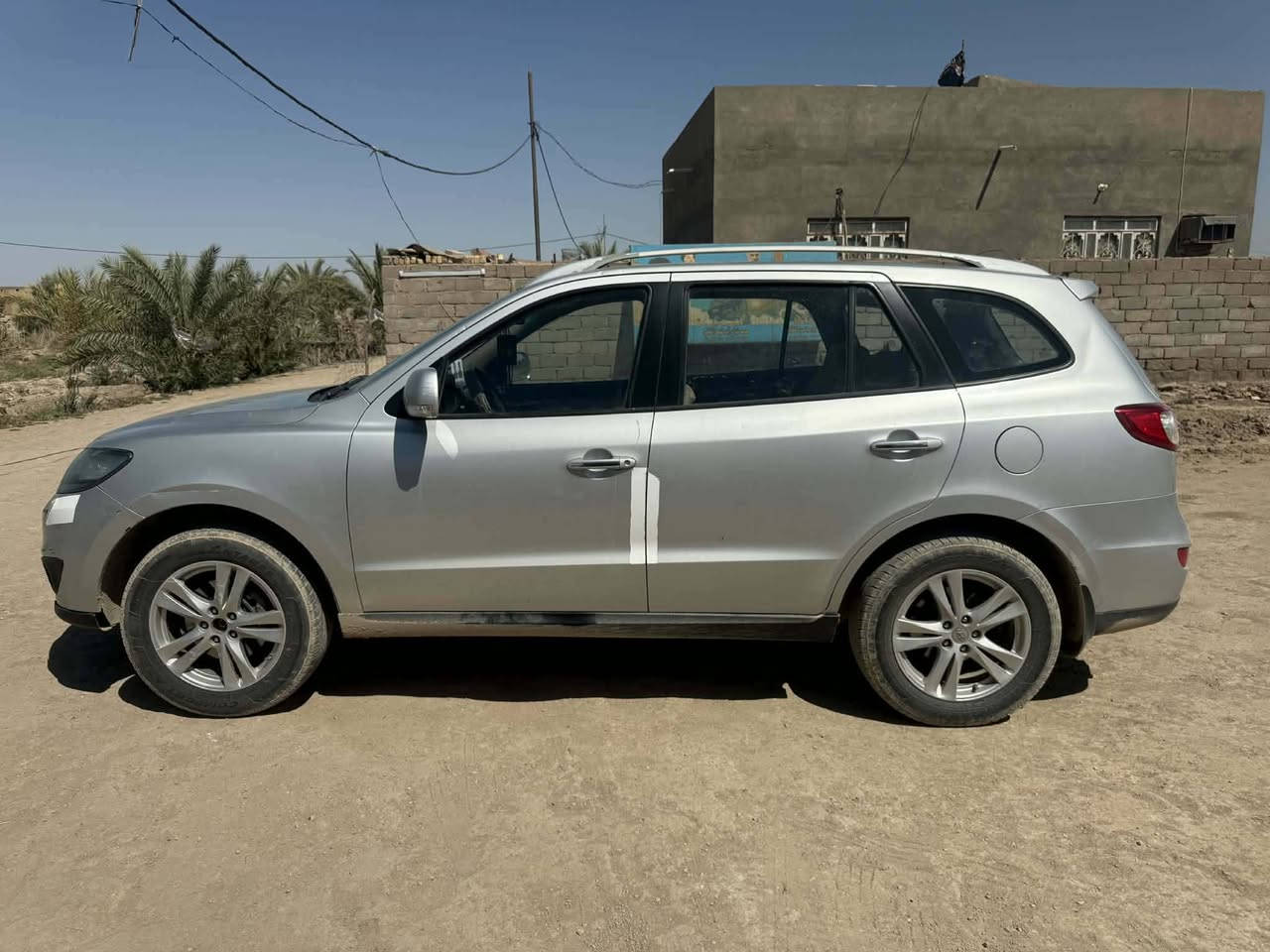 السلام عليكم
سنتافيا 2012 خليجي 
فور ويل 4×4
تبريد 3 قطع
7 راكب 
مكينة 6 سلندر 
رقم مثنى انكليزي
مكان السيارة السماوه 
السعر 140 وبيها مجال 
 ***********
