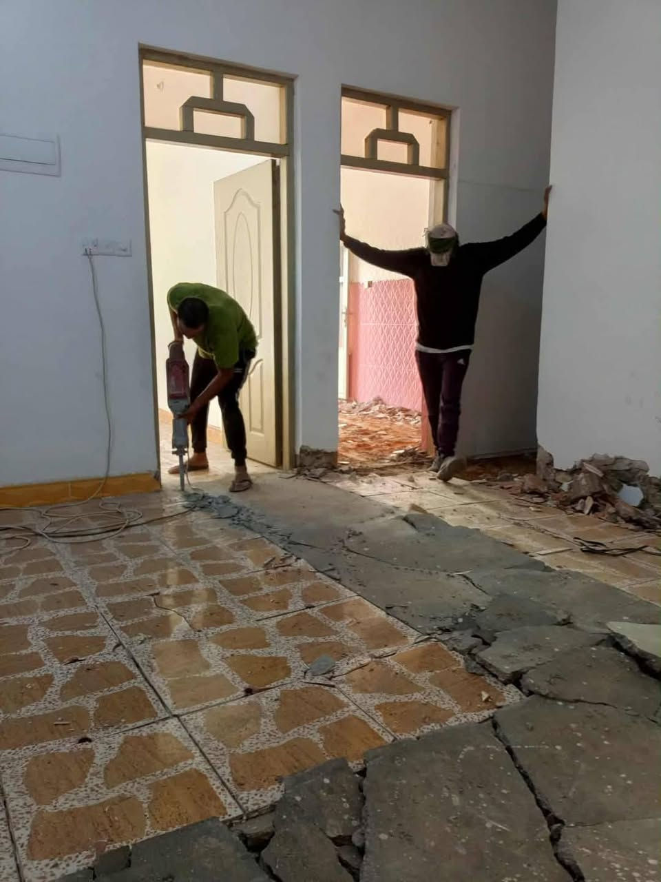 السلام عليكم /كادر عمل جاهز تصعيد مواد +تنضيف بيوت حدائق+ تفليش+ دفن نهري +نقل اثاث//معداتنه جاهزه
وسياره تجيك للبيت ماعليك بس الاتصال بالرقم ***********
