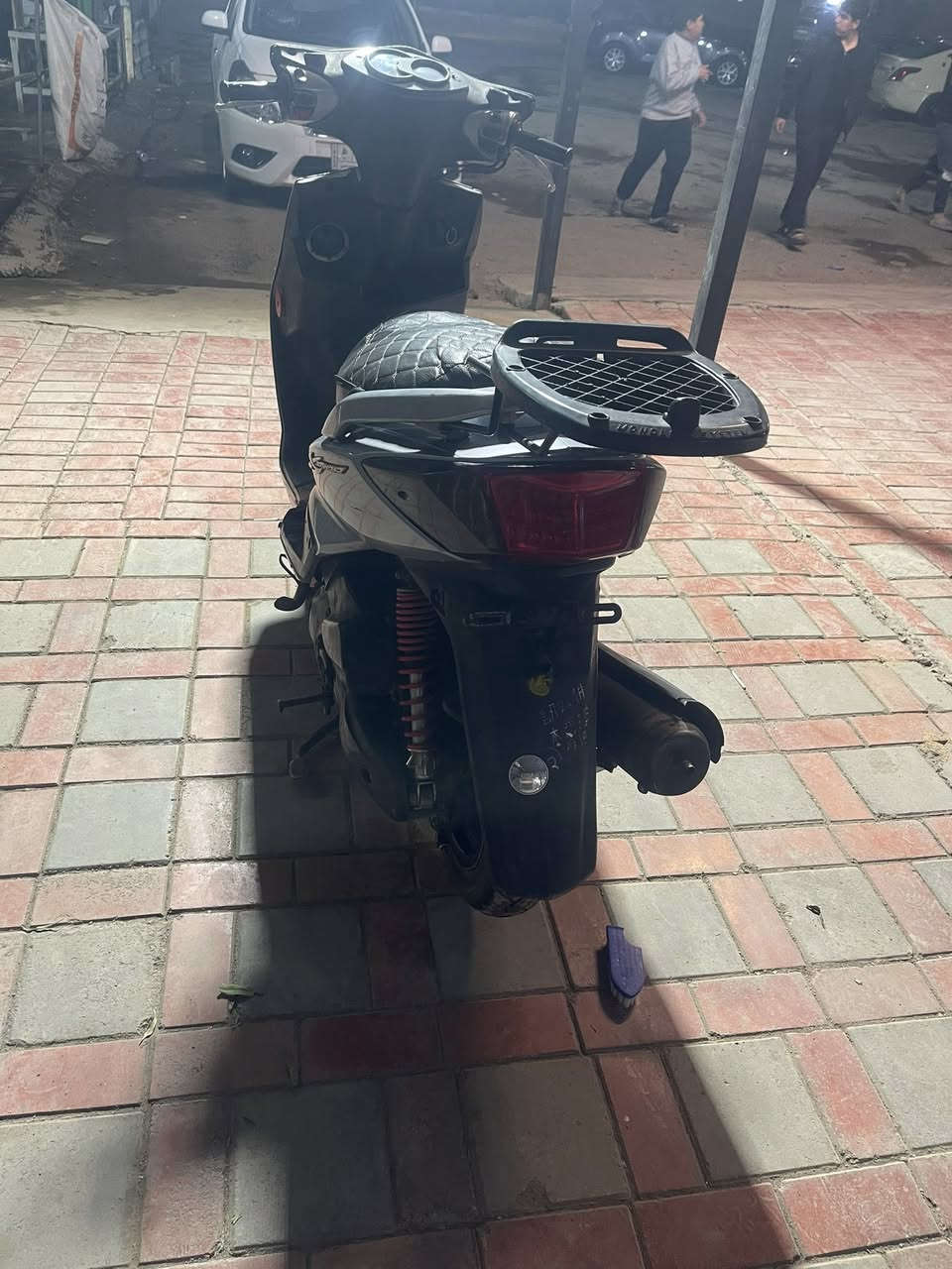 سكنز فحل
دراجه مكينه خرسه 
شلعه معدل 
دبلات كهربائيات كله كامل 
فقط بريكها مو قوي 
سعرها 650 
أوراق كامله 
مكان بلديات 
***********
