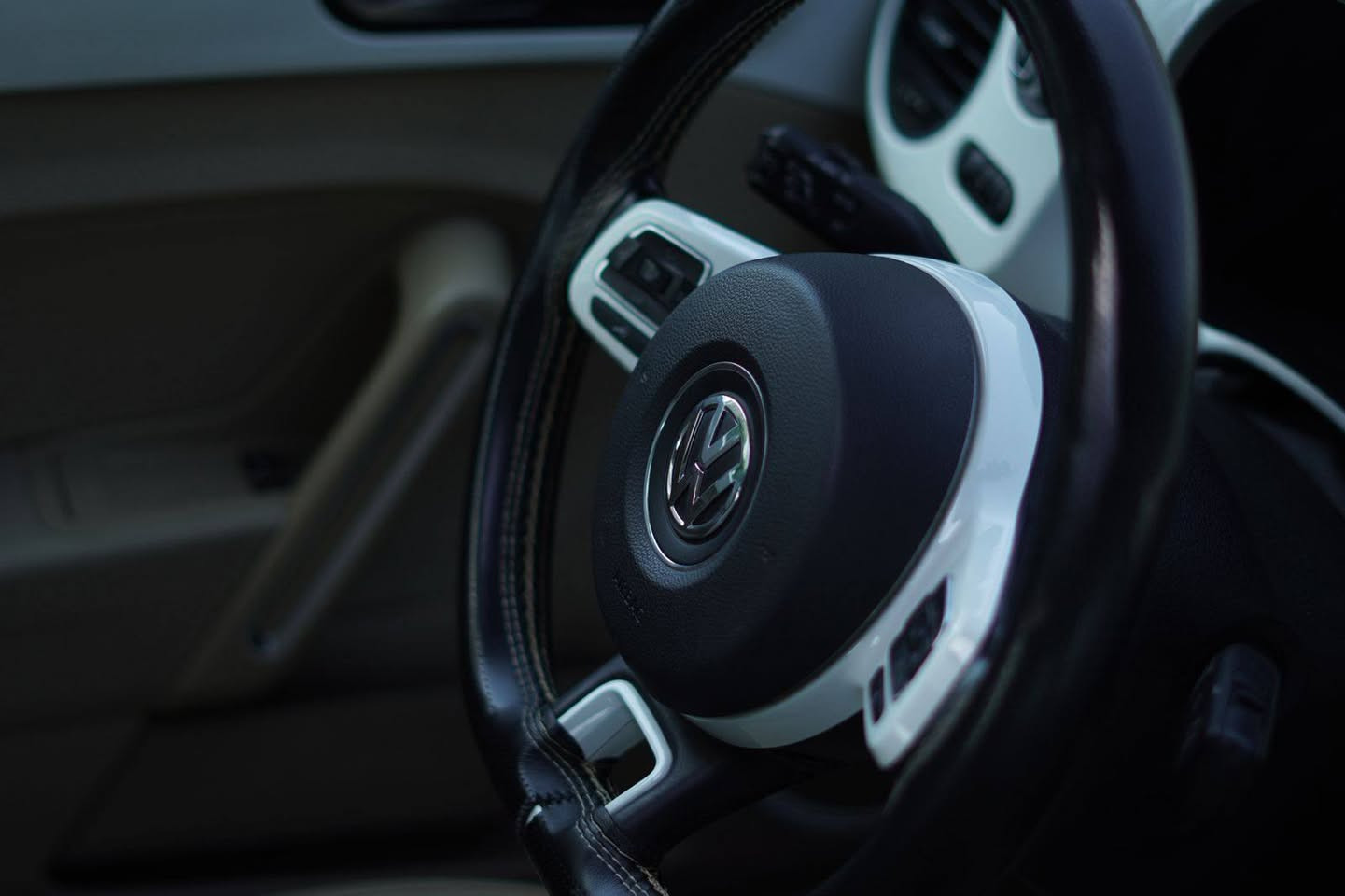 Vw beetle fender edtion 2019
بیتل فیندر ئیدیشن ٢٠١٩

سماعە کبیر سندوق

محرك ٢٠ توربو 

بانوراما

دواخل لید ثلاثة الون

تحدید سرعة

شاشە کبیر

رادار ٣٦٠ درجە

جاملغ بونیت بدون دواخل بدون ارباک 

محرك و كير تبريد كهربايات كلش بشرط

سعر ١٤٠ بیها مجال

مكان أربيل


**إذا كنت صاحب هذا الإعلان وتريد حذفه لأي سبب، رجاءا أرسل رسالة إلى الدعم الفني**