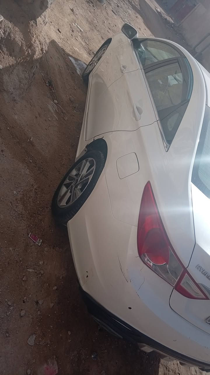 السلام عليكم
سوناتا خليجي 2011 مكينه دوش سياره مكفولة من الضربه بيهه رشات صبغ قليله كير مكينه مكفوله تبريد شغال مكاني بصره الزبير 
رقم الهاتف ***********
السعر 110
