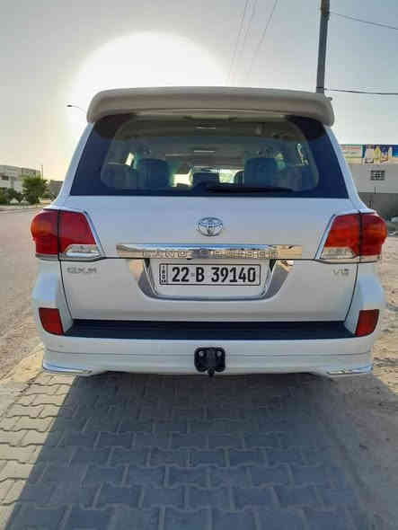 السلام عليكم..
لاندكروز بريمير موديل ١٣ السياره كفاله عامه من صبغ وتبديل وشخوط محرك ٦ ماشيه ١١٣ سعرها ٣٩٥ مكانها الانبار القائم  ***********
