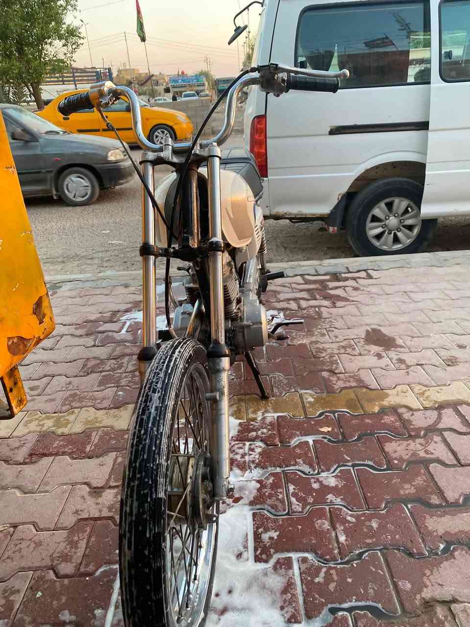 سلام عليكم دراجه البيع بدون بدون وراق مكينه حلوه دراجه جديده السعر 350وبيهه مجال الشراي مكاني مغربه رقم الهاتف ***********
