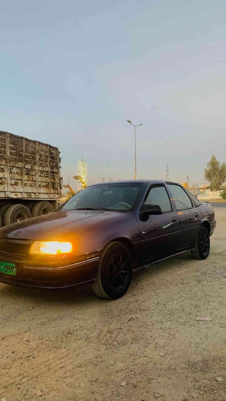 ڤیكترا بۆ فرۆشتن مۆدێل ١٩٩٢ مه‌كینه‌ ٢٠ ئێرفلۆی به‌شه‌ر 
به‌شه‌رتی به‌نزین كه‌م بخوا گه‌رمی ئیش ده‌كا گێر به‌ شه‌رت مه‌كینه‌ی تازه‌ ته‌عمیر كرایه‌ به‌شه‌رتی ئه‌وه‌ی ٣گێر ته‌رناشی بكه‌ له‌ قوه‌تی خۆی بێزاره‌ ناو غورفه‌ی لۆكه‌ ده‌شبولی نه‌ته‌قیه‌ به‌ره‌ ده‌ركه‌ی نه‌درایه‌ سه‌یاره‌كه‌ تازه‌ عیزام كرایه‌ سه‌قفی بێ سبوغه‌ كاره‌بای ئیش ده‌كه‌ گێچه‌كانی هه‌مووی ئیش ده‌كه‌ به‌س به‌نزین نه‌بی تایه‌ی وه‌سه‌ته‌ تاخم سالێنسه‌ی تازه‌م گۆریه‌ سلایته‌ سه‌یاره‌كه‌ سه‌نه‌وی و واجیهه‌ی له‌گه‌ره‌ به‌ شه‌رتی مه‌ده‌نی هه‌تا مردنێ ده‌یده‌م مالی فه‌قیره‌ ره‌قه‌م وه‌ست ئه‌پ ***********جوابی جات ناده‌م ته‌له‌فۆن بكه‌ له‌ وه‌ست ئه‌پ ئه‌دمین گیان وه‌ری بگره  نرخی  ‌23 وەرەقەو مەجالیکی برایانە شوین هەولیر أربيل, العراق
