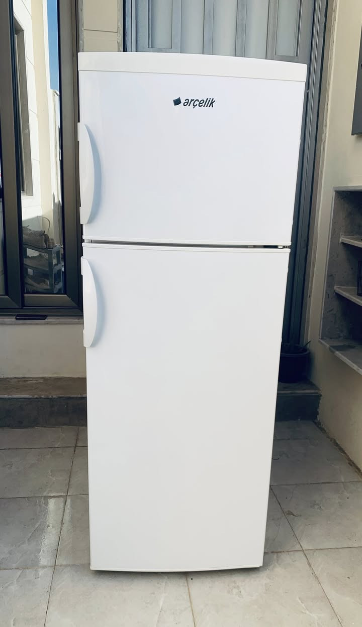 للبيع 
ثلاجه ارجليك الاصليه
بواري نحاس
16 قدم وضع شركه
حيل نظيفه 
شرط ماطور مامبدل وضمان 
واي مشكله مابيه
السعر 200 الف 
واتس + اتصال ***********
واتس + اتصال ***********
