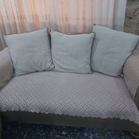 عندي تخم قنفات ٧ مقاعد سعره ب ٢٥٠ الف نظيف جدا اللي يحب يتصل على الرقم...