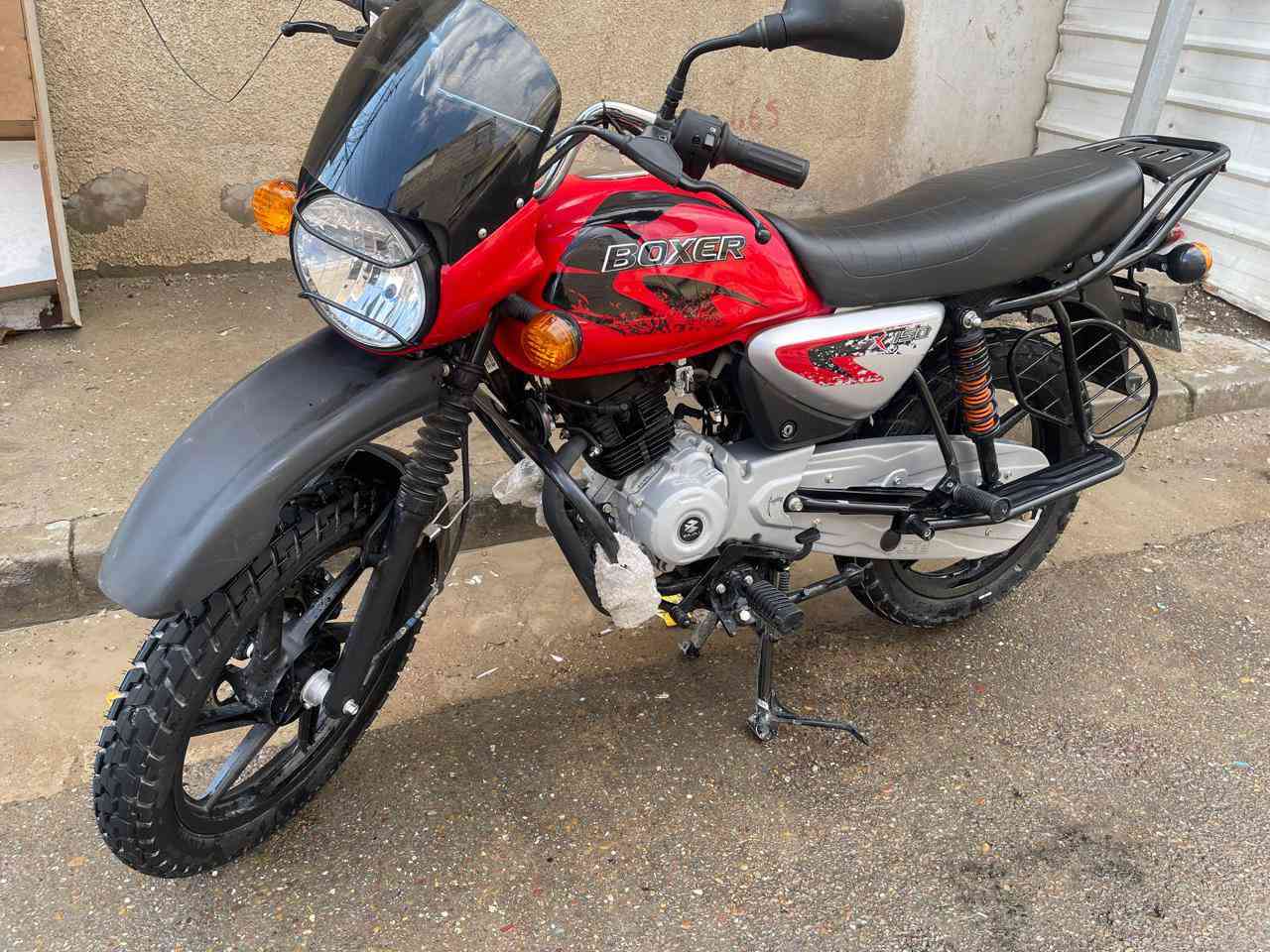 السلام عليكم دراجه بوكسر زيرو ماماشيه دراجه جديده موديل 26 رقم وسنويه ماصار هواي منزله من لشركه السعر2850 المكان بغداد جديده ***********
