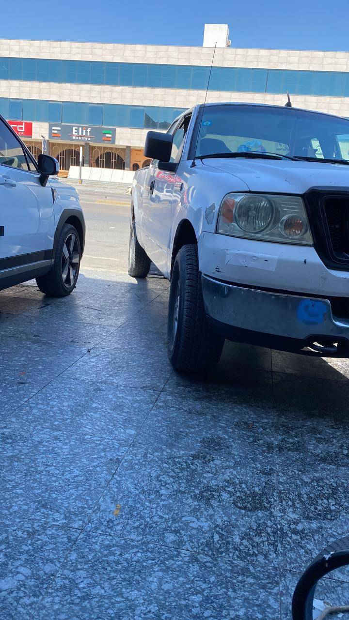 سلام عليكم اف 150 بلاديه مكينه وكير فوريل شغال كهربائيات كلهه شغاله تايرات جدد ياباني برجستون بيهه ضربات خفيفه ترجع عالبارد سياره مصفره ضريبه وغرامات وهزه سنويه منتهيه راعيها موجود رقم بصره صدامي ترهم بيع او مراوس حسب القناعه تفاصيل اكثر رقم صاحب السياره ***********انه مكلف بالنشر لاتراسلني مكان سياره البصر
