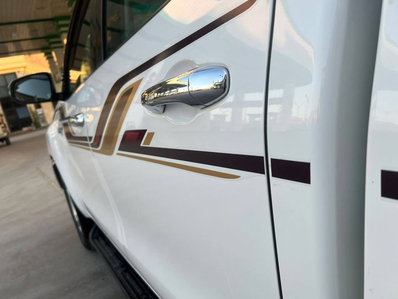 السلام عليكم 
للبيع تيوتا هايلوكس🛻 4 سلندر  بانزين 
موديل 2019  ساس فول مواصفات  كفاله عامه من كل نواحي 
ماشية 95 الف  حقيقي شرط جهاز ابيع سونار بكل العراق تفحص شرط مكفولة من ضربة وصبغ وتبديل وشخوط محرك ما مفتوح بلاد بوضع الشركة بعده 
رقم بغداد بسمي تحويل ثاني يوم سنويه 2030 هزه جديده 
فول مواصفات للاخير 
كامره خلفيه اصليه
كامره اماميه اصليه شرط 
حساس امامي خلفي 
قطعتين تبريد ❄️
٦ سماعات 🔊 
شاشة🖥️ كبيره 
باقي المواصفات معروفة
لاستفسار 📞 *********** //*********** ابو موسى
