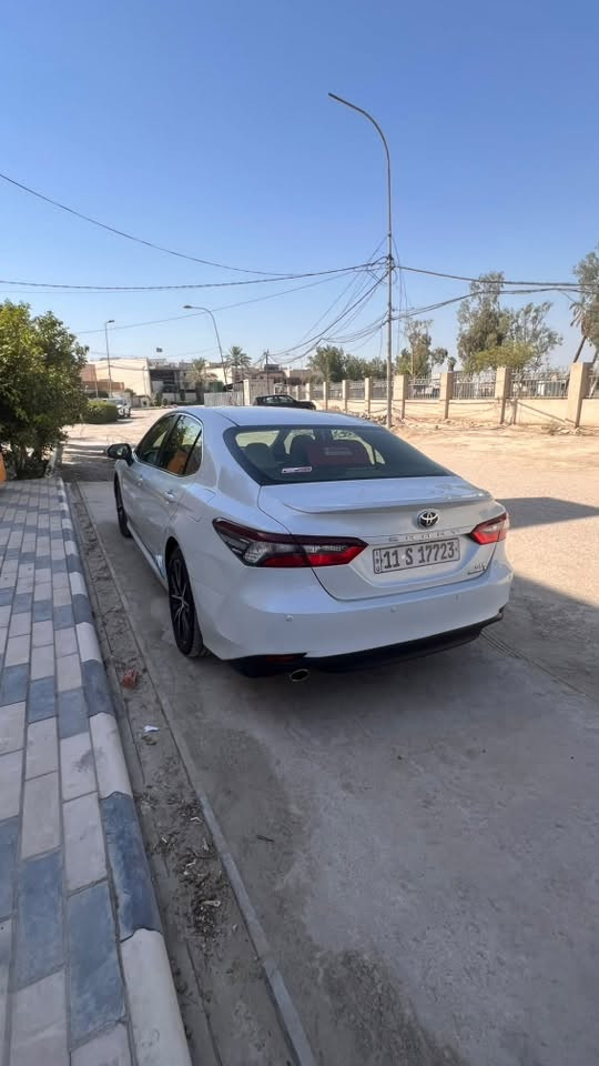 كامري GLE موديل 2023 هايبرد
السياره خليجي ماشيه 48000 الف 
بيها ضرر بالباب الخلفي موضح بالصور وجامغ بارد وتكحيل كارت جنطه بيها شبر بارد وتكحيل بسيط 
هذا رقمي 
***********
 السعر 20700$
