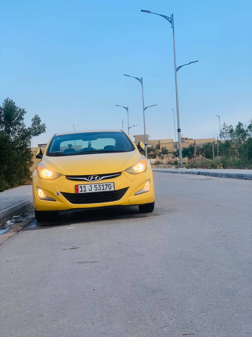 السلام عليكم شباب سياره انتره مديل 2015وارد امريكي سياره جاهزه بمعنى الكلمه من كلشي تخم تاير جديد  ضربته بل حوض سونار موجود بل منشور السعر 117وبيه مجال مكان السياره واسط كوت حي الحوراء رقم***********
