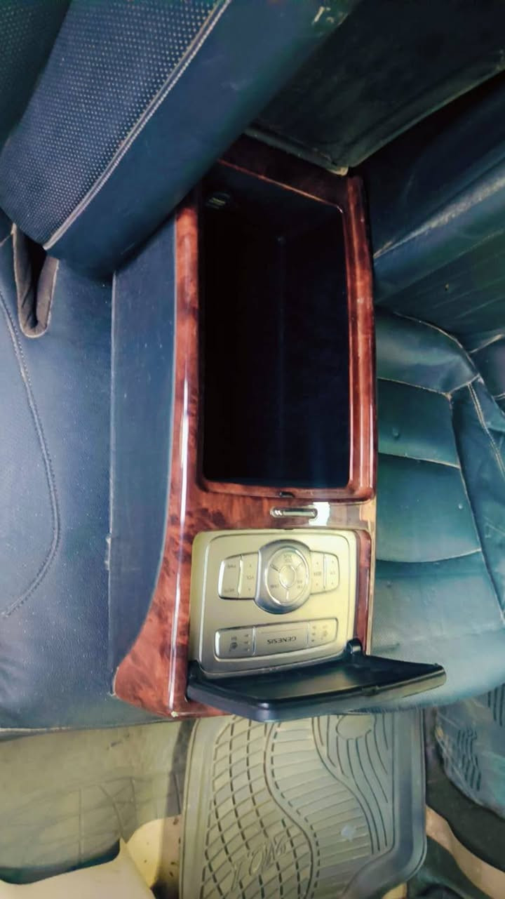 سياره ميسيبوشي ناتيڤا ياباني موديل 2008مشروع وطني سنويه 2028كير محرك 2500اقتصادي بطه 6سلندر جديد المحرك ولكير جدد حادث سياره ضربه بل قماره وجاملغ عكس السايق سياره جاهزه حداده 80بل100نضافه 
السعر65وبيه مجال بصيط
مكان سياره بغداد مدينه صدر 
رقم الهاتف *********** بغداد, العراق
