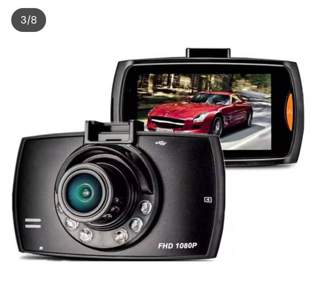 كاميرا السيارة المتقدمة Z-3060 بدقة HD وشاشة 2.7 بوصة
 • عزز أمان قيادتك مع كاميرا السيارة المتقدمة (Dash Cam) المصممة لتوثيق كل لحظة على الطريق بدقة عالية ووضوح تام.
٠ تسجيل فيديو عالي الدقة (1920x1080P) يضمن لك التقاط أدق التفاصيل أثناء القيادة. 
• مزودة بحساس G-Sensor الذي يعمل على حفظ ملفات الفيديو تلقائياً وحمايتها من المسح عند حدوث أي تصادم. 
• عدسة بزاوية رؤية عريضة تصل إلى 170 درجة لتغطية أكبر مساحة ممكنة أمام السيارة.
 • تدعم خاصية الرؤية الليلية بفضل 6 مصابيح LED مدمجة لضمان جودة التصوير في الإضاءة المنخفضة
. • خاصية كشف الحركة (Motion Detection) التي تبدأ التسجيل تلقائياً عند استشعار حركة حول السيارة. 
• الشاشة: 2.7 بوصة TFT LCD بنسبة عرض 16:9. 
• دقة الفيديو: الحد الأقصى 1080P (1920x1080) بصيغة AVI.
 • دقة الصور: تصل إلى 5 ميجابكسل بصيغة JPG. 
• الزاوية: عدسة واسعة 170 درجة. 
• التخزين: تدعم بطاقة ذاكرة Micro SD حتى 32 جيجابايت (غير مرفقة).
 • البطارية: ليثيوم بوليمر مدمجة بسعة 300mAh وجهد 3.7V.
 • الطاقة: مدخل 5V تيار مستمر 1A (عبر شاحن السيارة المرفق 12V-24V). 
• المنافذ: منفذ USB، منفذ HDMI، ومنفذ AV-OUT. 
• الصوت: ميكروفون وسبيكر داخلي مدمج. محتويات العلبة: 1. كاميرا السيارة (Car Camcorder). 
2. شاحن سيارة (محول من 12V إلى 5V). 3. كابل USB. 4. قاعدة تثبيت (Bracket). 5. كابل AV. 6. دليل المستخدم.

😍والتوصيل مجااااااني الكافة المحافظات 😍
          السعر 25.000 الف


**إذا كنت صاحب هذا الإعلان وتريد حذفه لأي سبب، رجاءا أرسل رسالة إلى الدعم الفني**