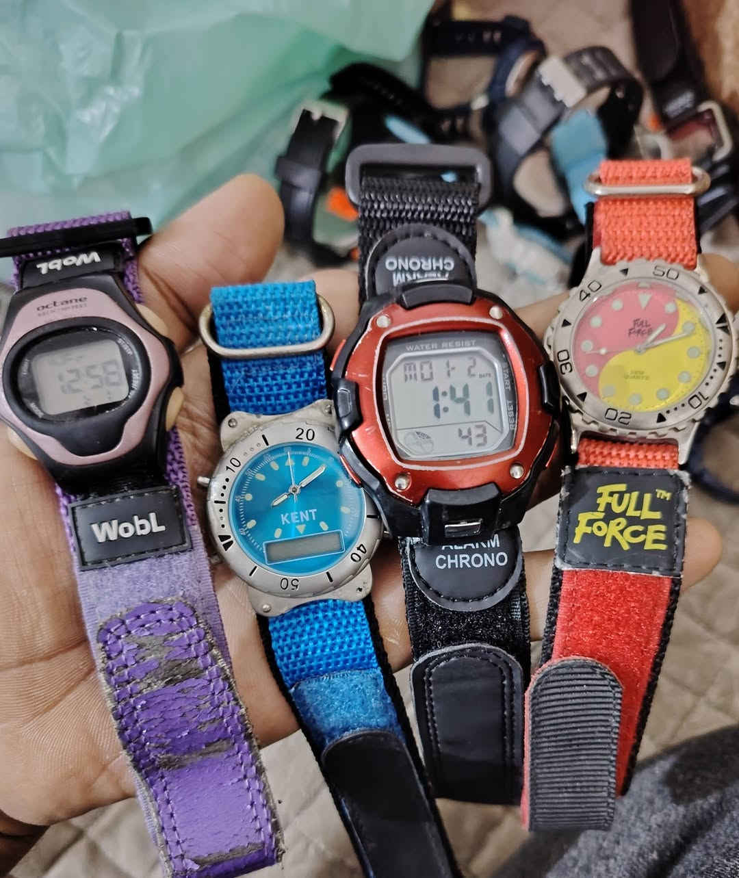 السلام عليكم ورحمة الله.. شلعة ساعات بالة عدد ٢٨
ملاحضة البيع شلع فقط .
سعرهن مناسب انشاء الله 
للتواصل خاص او   واتساب***********
