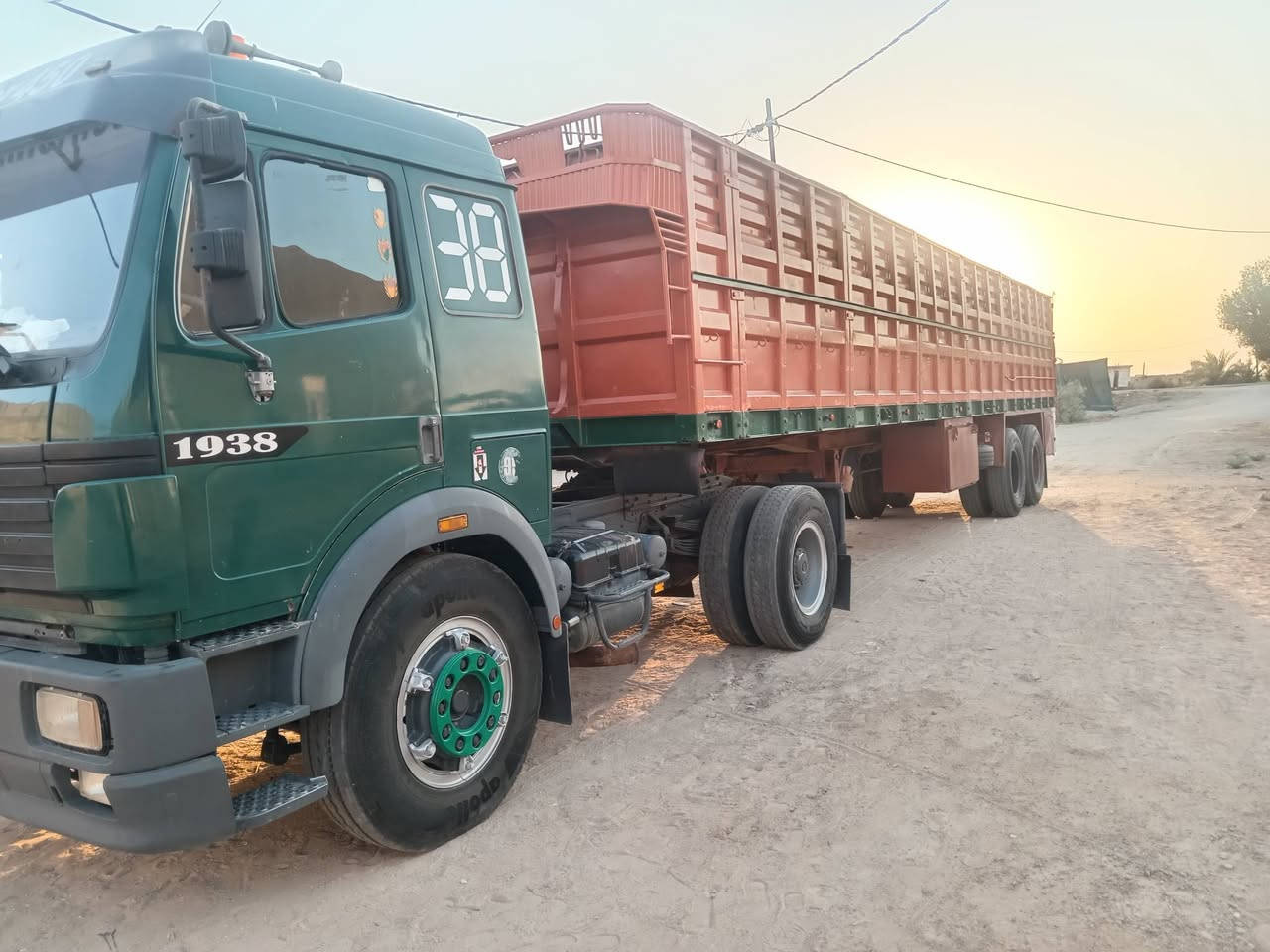 للبيع عربانه فقط اجناب طول ١٢.٥متر دناكير 16
اتصل ***********
