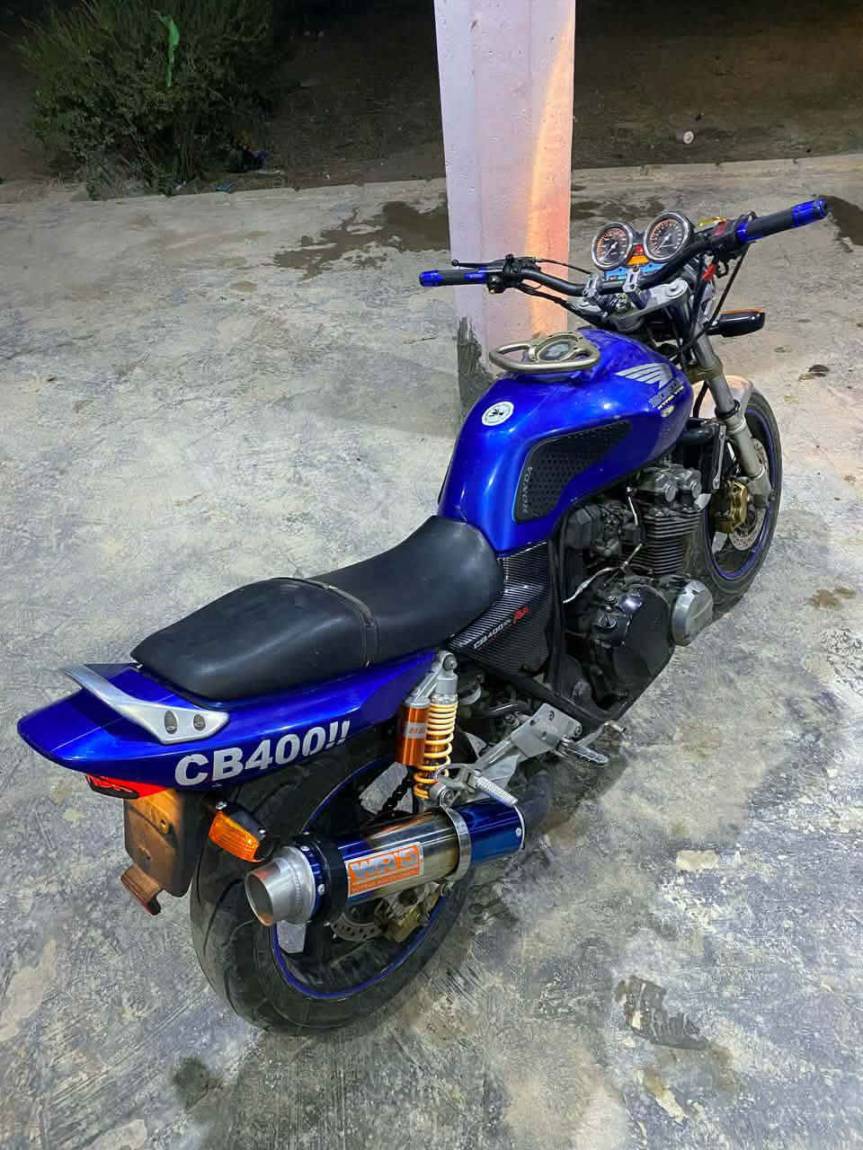 سلام عليكم شباب 
CB400 للبيع مكان بابل سده الهنديه هايبر16ولف 
دراجه كدام عينك ذاب عليه هواي 
تايرات جدد اكزوز يدات ماصده ودشبول 
جديد صفاحيات باتري جديد وبعد ترتيبات نواعم 
دراجه اوراق سكنر معروفه شلعه ومعدل 
 رايده بمليون و600وبيه مجال للشراي وليجي هلا بي 
📞‏‪***********‬‏
📞‏‪***********‬‏
         اتصل وما يكون خاطرك اله طيب 🩷
