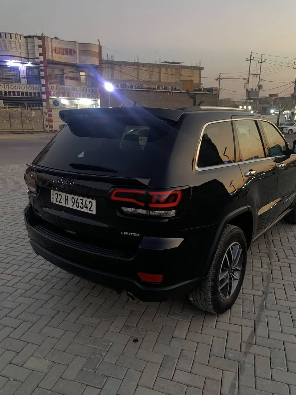 السلام عليكم جيب لمتد 2022
الموديل 2022

المحرك : V6.  3.6L . 

العداد :40 ألف

رقم اربيل هزة وسنويه ورقم جديد بسمي

المواصفات 

فول الخير من عدة الجكات ول فور ويل 

* رادار جانبي مع مانع تصادم .

* تحذير النقطة عمياء ⚠ .

* ويل قياس 20 انج .

* فتحة سقف . بنرامة 

* شاشه كبيرة 8.4 انج . 

* نظام الخرائط (GPS) .

* ستيرن تدفئة . 

* تشغيل عن بعد .

* صندوق كهربائي .

* حفظ وضعيات الجلوس (ميموري) . 

* المقاعد الأمامية كهربائية .

* المقاعد الأماميةتدفئة .

* حساسات أمامية

* حساسات خلفية . 

* كاميرا خلفية .

* تدفئة ستيرن . 

* المرايا الجانبية قابلة للطي .هيترات بل جام 

* مرايا متحسسه للضوء العالي . 

* مانع تصادم خلفي .

* بلوتوث تلفون . 

* محدد سرعة . 

* نظام التشغيل والاطفاء الاوتوماتيكي ( Auto Start System ) .

* نظام بريك اوتماتيكي ( Auto Break System ) .

وباقي المواصفات معروفه السيارة 

السيارة  بدون دواخل ومصلحة أب مريكة اني مستوردها بسمي علاوظع الشركة ول تصوير موجود مصلحة هناك وكاملة 

السعر 32وبيها مجال للطيبين 

رقم الهاتف *********** 

العنوان بغداد
