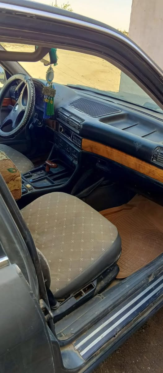 بي ام735موديل91مكينه مفتوح لون نفطي مكينه مكفوله لاتنقيص ولاتبخير ولاحماوه سعر 30وبيه مجال مكاني ناصريه للتفاصيل ***********
