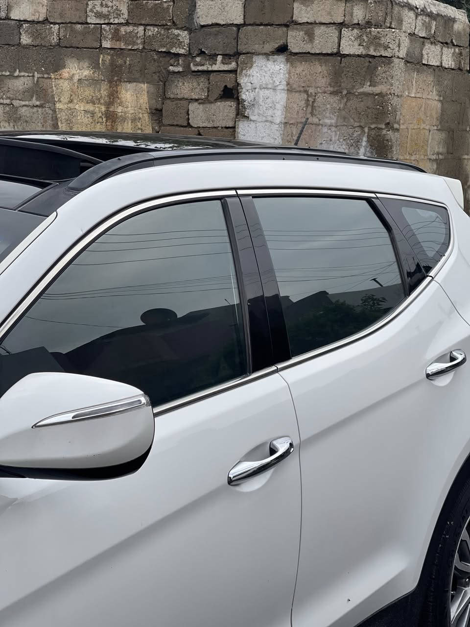 سانتافی مۆدێل ٢٠١٣سەیارەکە خەلیجیە بێدە عمو لێدراو سەیارەکە لەهەموگیانی نیوکڕی هەیە سەیارەکە قەپات مواسەفاتە ناوقەیسیە ١٣٠هەزار ڕۆیشتە گێڕومەکینە بەشەرت نەکرا وەتەوە  سەیارەکە پانەورامایە سێ ڕیز کۆشینەو  سێمۆدی لێخوڕینی هەیە 
نۆرماڵ
کۆنفۆرت
سپۆرت
ئیکۆ
سەیارەهی مەعرەز نیە یەکدۆلار مەسرفی نیە 
ڕەقەم/ ***********
شوێن کەلار.
