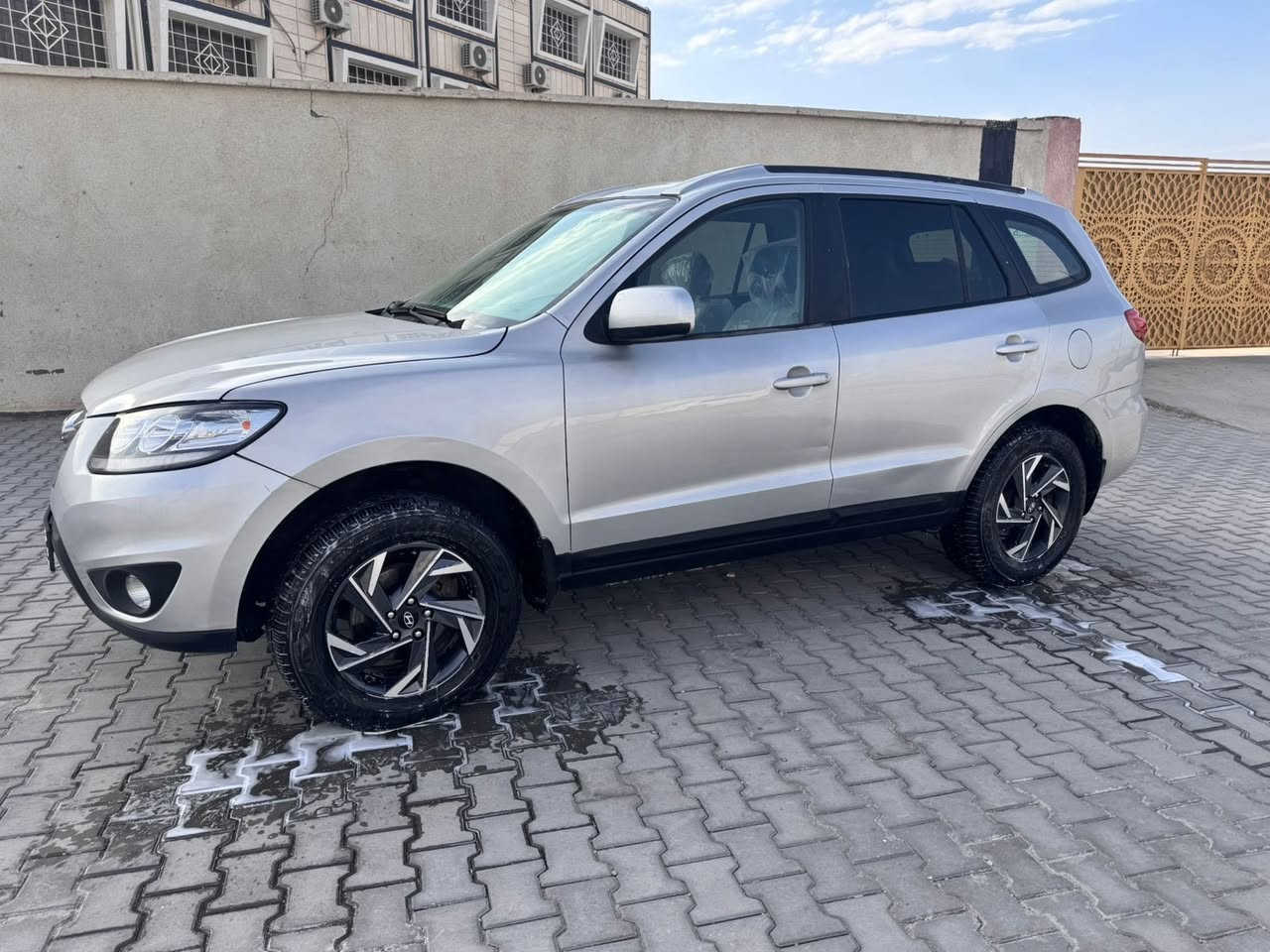 ادوات_ادوات_دخول_جديد
سنتافي كص جنطه 2011 
مكينه بانزين 6سلندرر 
جهاز بدون نقص
العنوان البصره.  السعر ((55))
***********
