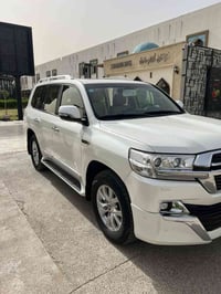 موديل ١٦ ماشيه ١٤٠ لللبيع مكاني  الغزاليه الشراي يتصل السيارة فول مواص...