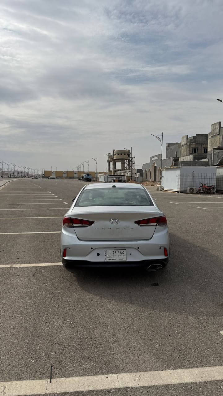 هونداي سوناتا 2019 وارد امريكي للبيع 
بأسمي مواصفاتهة
1-تحكمات ستيرن
2-شاشه كبيره بلاديه كار بلي
3-كامره دواره
4-رادار جانبي 
5-لايت اوتو 
6- مانع انزلاق 
7- مثبت سرعه 
8- جام اوتو
السياره حادث امريكا بنيد و جاملغ ايسر ( تبديل) 
وبيها صبغ نص باب الجنطه و جزء من الجاملغ الايمن الخلفي

السعر       117 وبيه مجال 
مكان السياره كربلاء
الرقم للأستفسار
0783 042 1592
