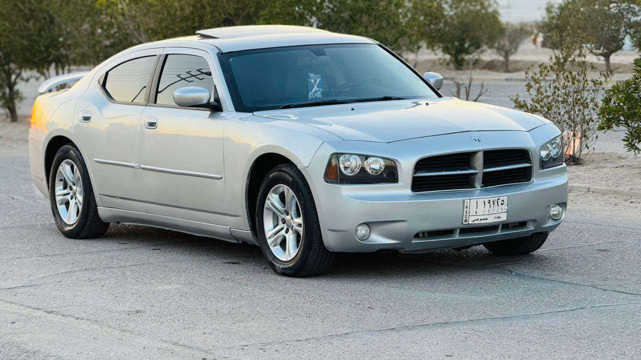 سلام عليكم 
جارجر 2010 فول مواصفات 1/1  فتحه 
6سلندر 3500 
السعر 114$ 
وارد أمريكي حادثه جاملغ امامي فقط وبعض الاماكن رش تجميل بدون ضربه مكينه وكير وحداده تخم تاير جاهزه اي نقص مابيه رقم بغداد مشروع وطني سنويه 2029 تحويل مباشر داخل جلد لونين مثبت سرعه سياره جديده عنواني البصره الاستفسار *********** البصرة, العراق
