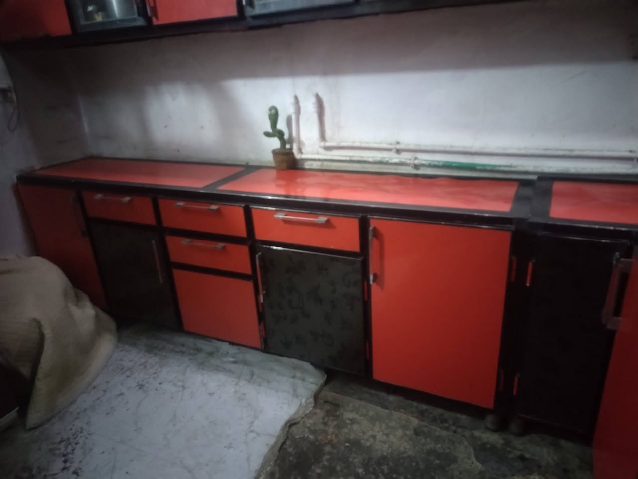 من رخصت لادمن كاونتر مستخدم تزكام درجة اولى العنوان بغداد حي البتول قرب فلكة حي النصر  السعر ٤٠٠ للتواصل ***********
