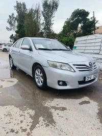 تيوتا كامري موديل 7حادث بنيد وجاملغ وهنا صارت بيه طخات ونصبغ عام محرك ...