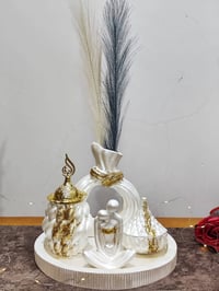 حبايبي الغوالي وفرتلكم البكج كامل يعني اناقه وترتيب ولطافه ترتيب البيت...