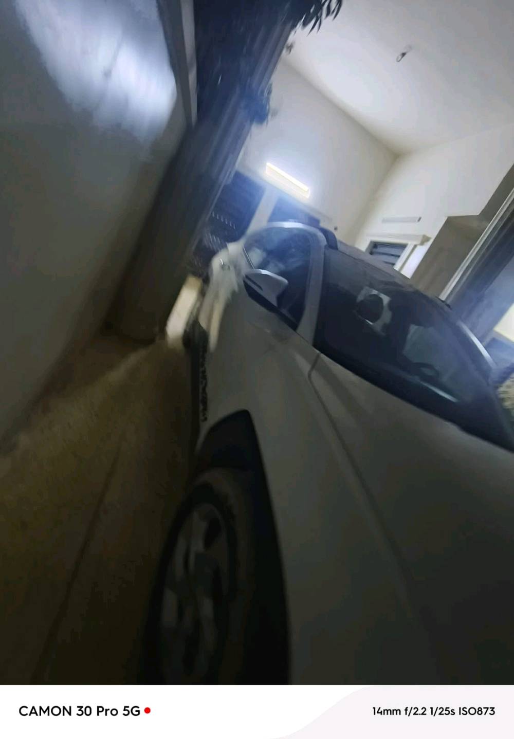 هيونداي توكسان موديل 2024 كامل مواصفات بدون فتحة وبدون رقم 
بصمة وترحيب وتشغيل عن بعد وكشن كهرباء وتدفئة وجنطة كهرباء وبيها بعد مواصفات ضرر جاملغ وبيها بارد والاير باك فقط البردة اما البچم فبعده كبس بلادي ماشية 46 الف كيلوا
مكان السيارة سامراء .