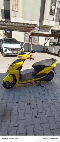 دراجه شحن 6بطاريات مكاني بغداد السعر 400الف 07762425510