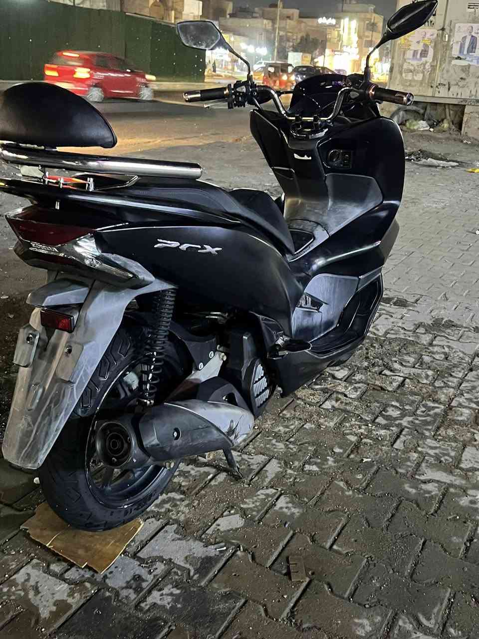 السلام عليكم بي سي اكس جيل الثالث دراجه جديده معنه الكلمه اسود طافي مكينه برغي ما مفتوح بيه شلعه معدل بانزين محسن دهن موتل السعر 13ورقه وبيه مجال بسيط مكاني بغداد مدينه الصدر ***********
