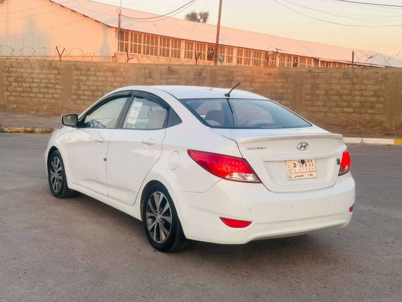 سلام عليكم من رخصة الادمن المحترم اكسنت لبيع سيارة جاهزة من كلشي بيها صبغ ربع الباب باقي السيارة كفالة عامة موديل2015 مكينة دوش سيارة خليجيةالسعر 103وبيها  مجال مكان السيارة البياع الاتصال ***********
