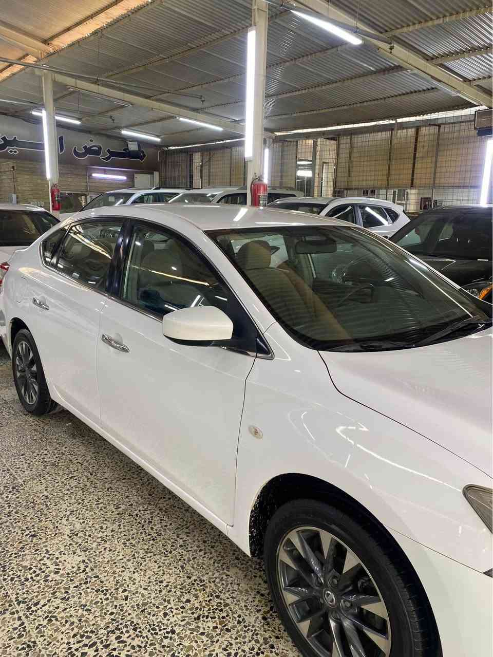 نيسان سينترا مؤديل 2015ى خه ليجى سه ياره يه كى زؤر جوانو نويه هه موو شتى نوى كرايته وه 127هه زار رؤيشتيه گيرو مه كينه ى به شه رته سه ياره كه هـيچى نييه بى سبوخ بى ته عديله داواى 112وه ره قه ى ده كه م كه مو مه جال 
*********** أربيل, العراق
