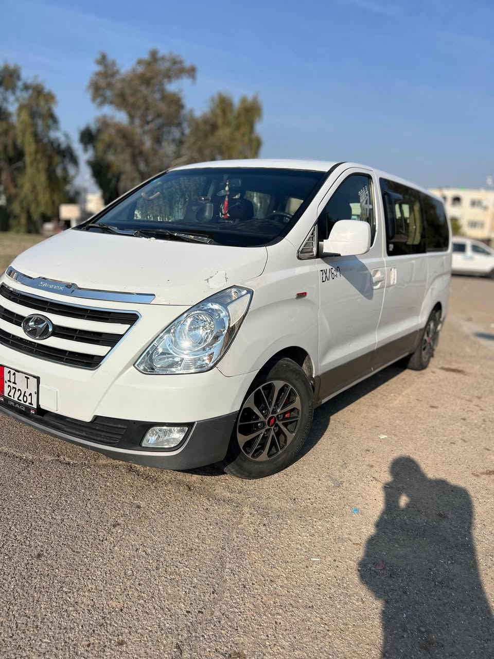 السلام عليكم ستاركس 2014 للبيع سعر 165 وبيها مجال قليل اقره التفاصيل الله يرضه عليك وكلشي مبين بالفيديو  سياره مكفوله من الضربه بيها بارد اشبر جوه قبق الكاز وباد بالجاملغ الامامي جهة العبري وبيها صبغات اثر النيكل شايلين النيكل وشالع الصبغ مكينه كفاله كير اكسل تبريد كله جديد غرفه ودوشمه جديده موضح بالصوره والفيديو كل التفاصيل وسونارها بالفيديو اكفلها من الضربه عده هذا البارد للاتصال  ***********
***********
وبخدمتك
