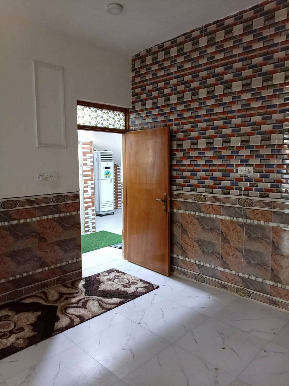 سلام عليكم بيت للبيع 200متر بمنطقه حي المغرب مقاطعه 14 مقابيل الالف دار للاستفسار ***********
