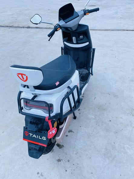 سلام عليكم دراجه شحن التيسلا
دراجه مكفوله كفاله عام كلشي ما بيه وياه بصمات 2

شراي ينتصل على رقم او خاص 
العنوان رفاعي

***********

***********
