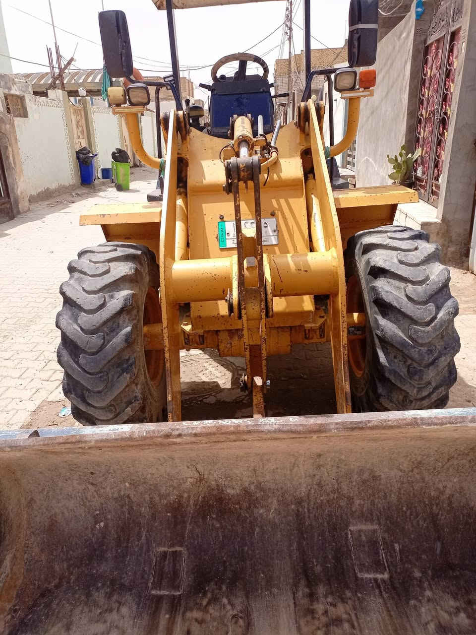 سلام عليكم شفل للبيع كوماتسو م 2009 رقم نجف سنويه ل 29 باسمي مكينه جاهزه للعمل وهذا رقمي ***********
