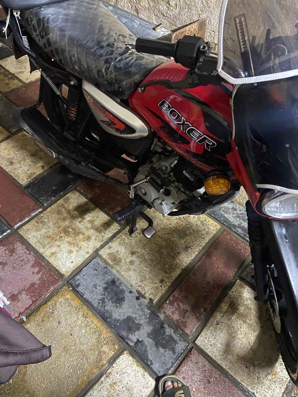 السلام عليك بوكسر موديل ٢٠٢١ جبلي دراجه ما ناقصهة اي شي مكينه خير من الله سعر ١٩٠٠ وبيه مجال مكاني العامريه ***********
