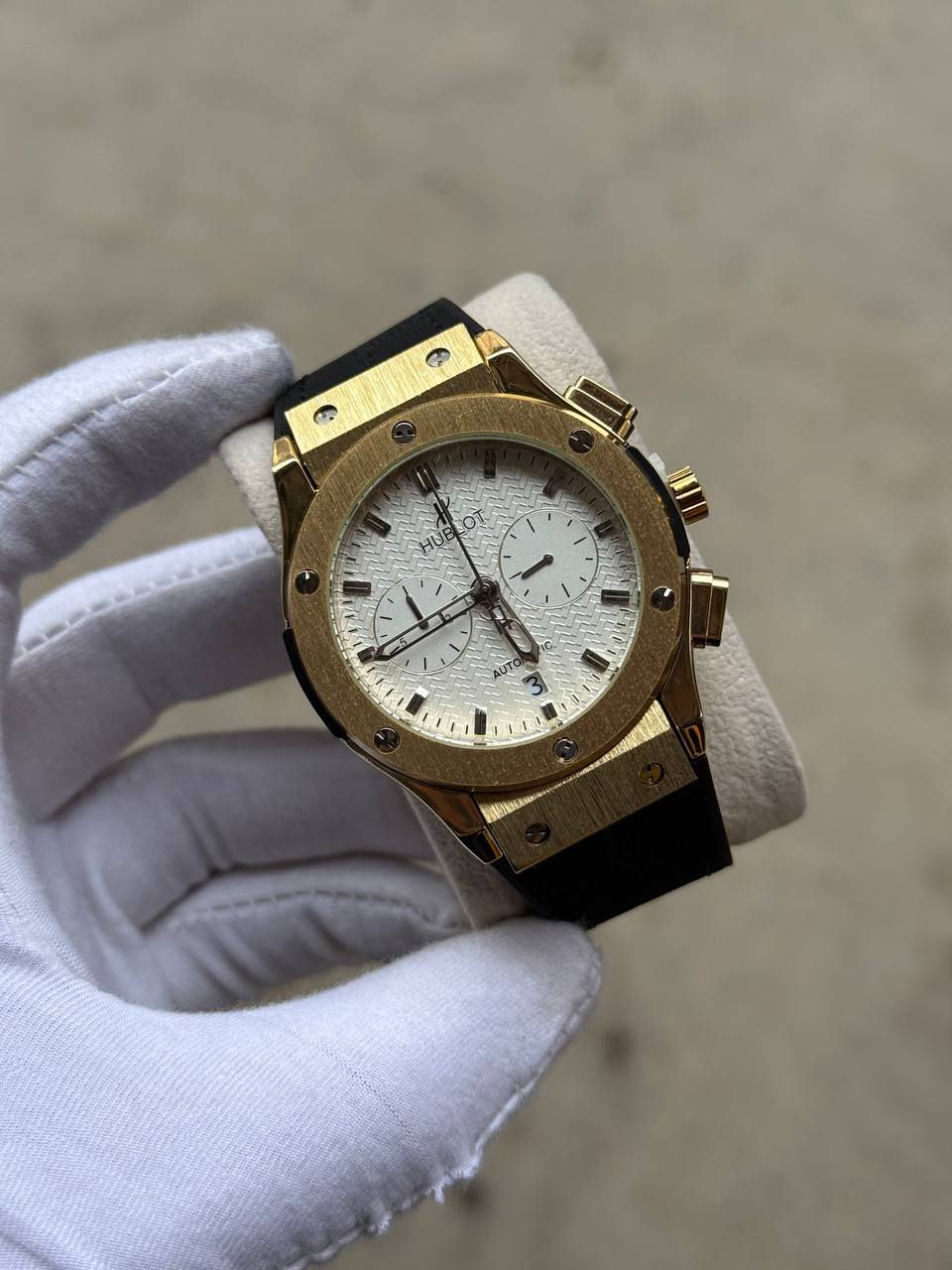 توفرت ساعات ماركات عالمية بأسعار مناسبة جدأ🔥. 

سعر القطعة الوحدة(15)الف✨🔥
يوجد خدمة توصيل لجميع المحافظات العراق 🇮🇶. 
 
رقم الحجز ***********
