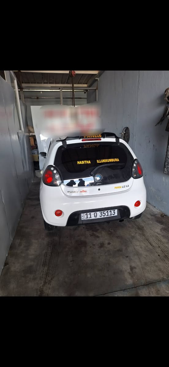 سلام عليكم باندا للبيع سياره كلش حلوه ونظيفه موديل2013 بسمي سيارهه. سعره60بيه مجال بسيط الاستفسار ***********
