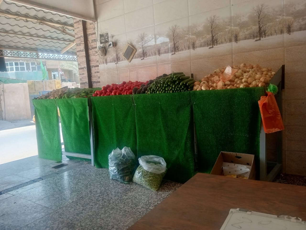 ٣ اميوزة ٢ كبار واحد وسط
مكاني بغداد الشعلة

*********** وتساب
