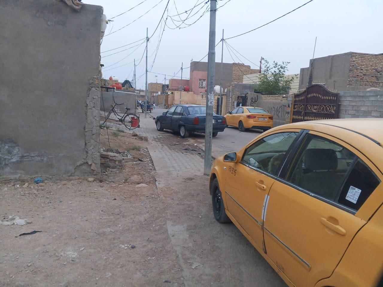 عرصه للبيع الصدر الثالث 200متر أتصل عله الرقم ***********
