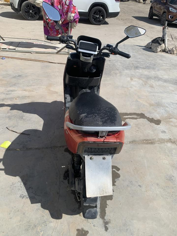 سلام عليكم دراجه شحن سرعه 60 حقيقي بطاريه جدد بشهر 12 شديتهن للبيع مكاني ساحه عدن السعر 210 الف وهذه رقمي***********
