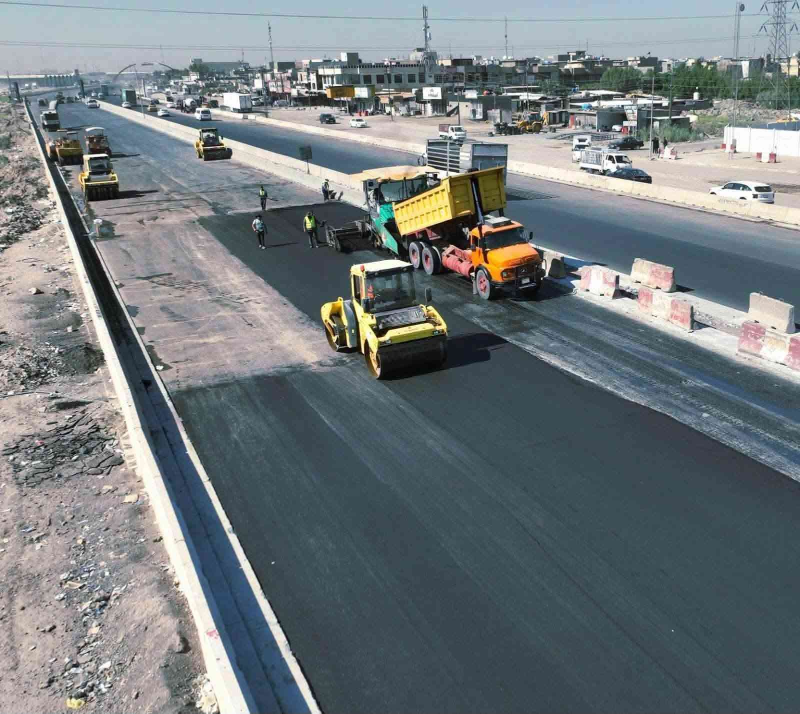 داريين المساحة الكلية 800 متر شارع خاص الك 9متر 
تريد كل المساحة تريد نصف المساحة 
دار للبيع مساحه الارض 400 متر مساحة البناء 230 بناء درجة اولى طابوق أساس 70في 40 كهرباء ماء خطين إضافة إلى بئر تفاصيل الدار استقبال 8.5 مطبخ حار بارد 9.5 صالة6.6 غرف نوم عدد3 حديقة خلفية كبيرة حديقة أمامية كبيرة كراج كبير يتسع 3 سيارات العنوان عوريج مقابل كوريش قريب من الشارع العام موقعة قريب من الحلقي 100 للاستفسار *********** واتساب 
 
دار مساحة 400 متر مساحة البناء 100 متر مشتمل
